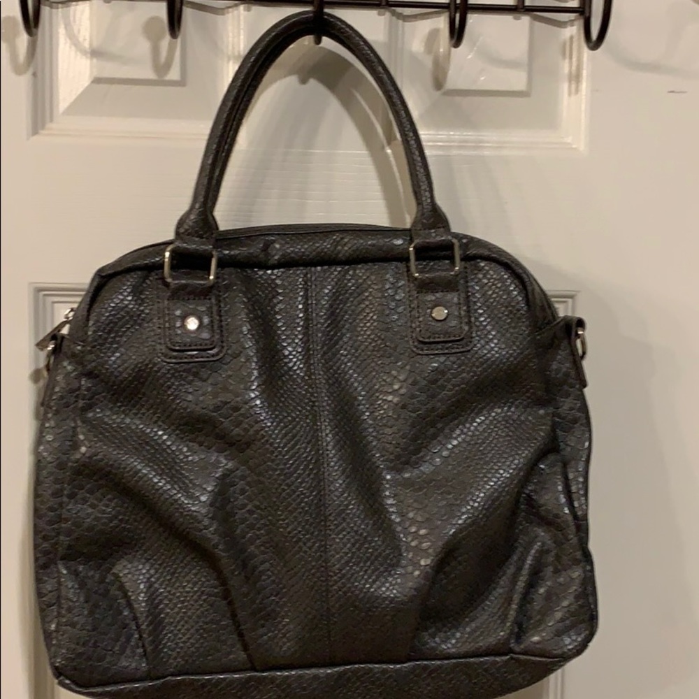 Jewell by Thirty One grey snakeskin purse